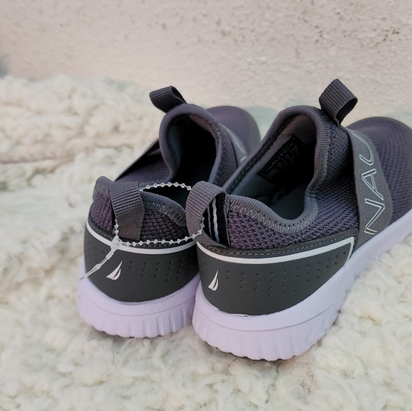 Shoes - Picture 4 of 6